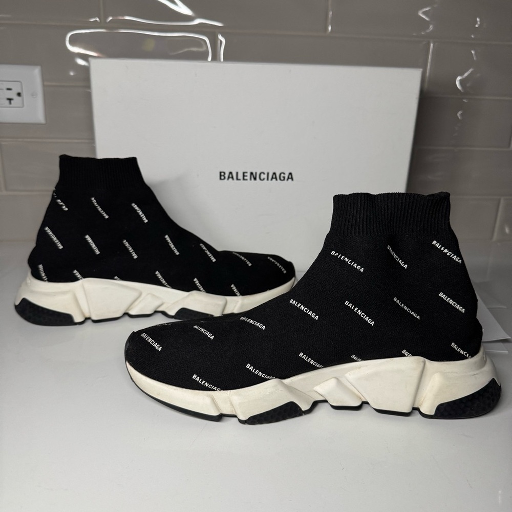 Balenciaga Allover Logo Speed Sneakers - Picture 6 of 8